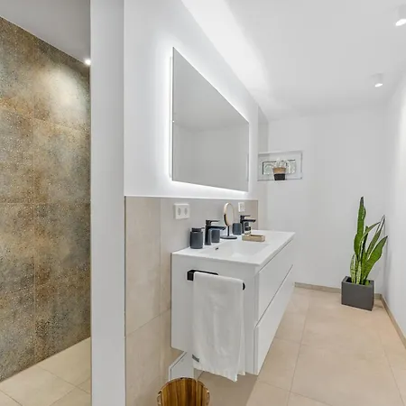 Apartament Neu: Stylische Mit netflix Und Workspace Böblingen