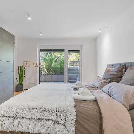 Neu: Stylische Mit netflix Und Workspace Apartment *