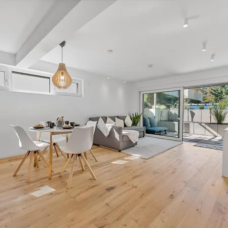 Neu: Stylische Mit netflix Und Workspace Apartment