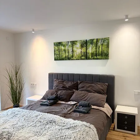 Neu: Stylische Mit netflix Und Workspace * Μπέμπλινγκεν
