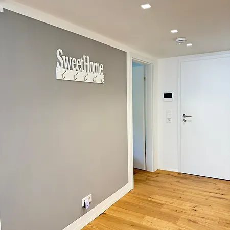 Neu: Stylische Mit netflix Und Workspace Διαμέρισμα *